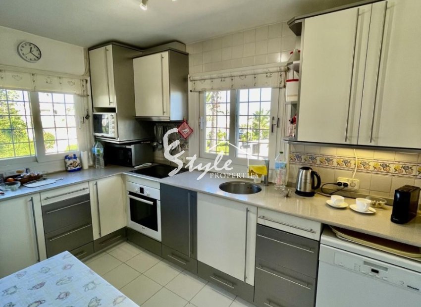 Resale - Villa - Orihuela Costa  - Villamartin