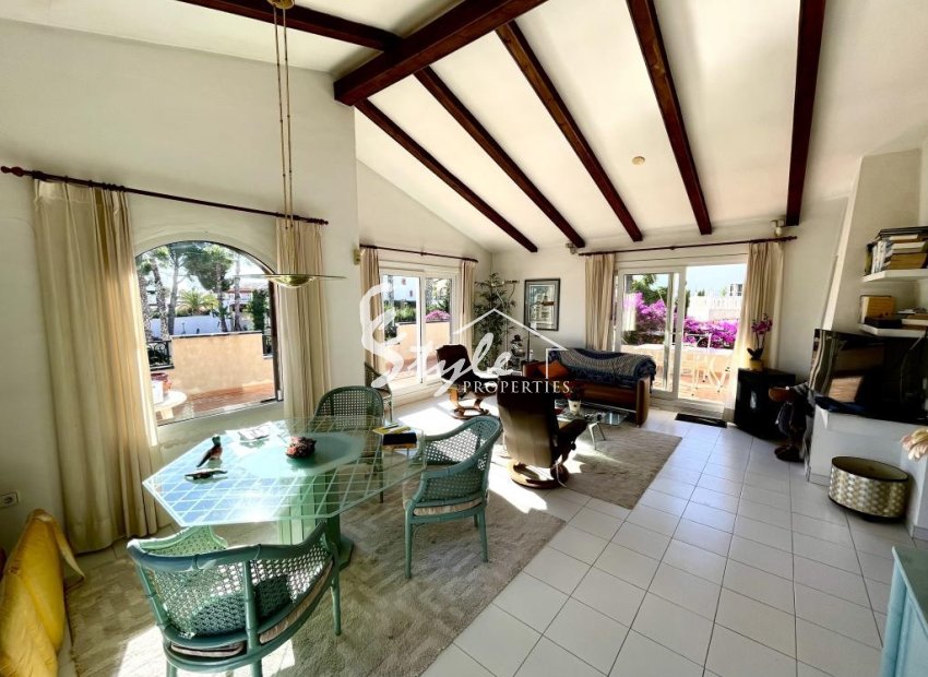 Resale - Villa - Orihuela Costa  - Villamartin