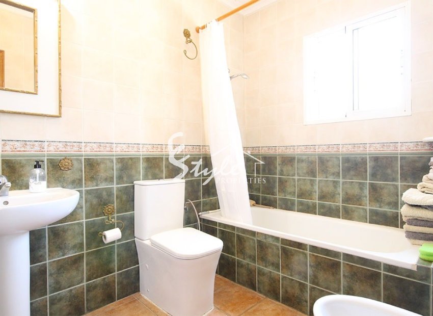 Resale - Villa - Orihuela-Costa - Villamartin