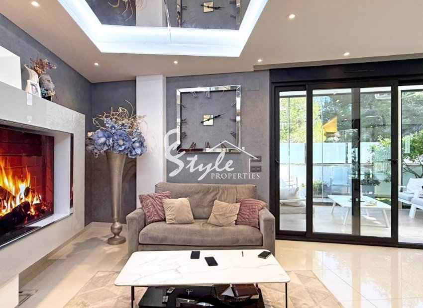 Resale - Villa - Orihuela-Costa - Villamartin