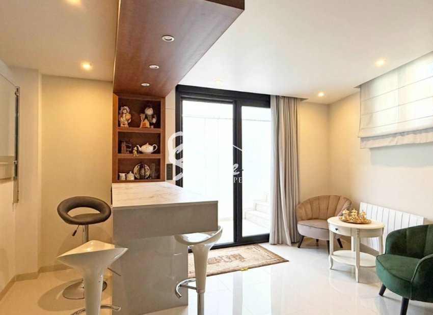 Resale - Villa - Orihuela-Costa - Villamartin