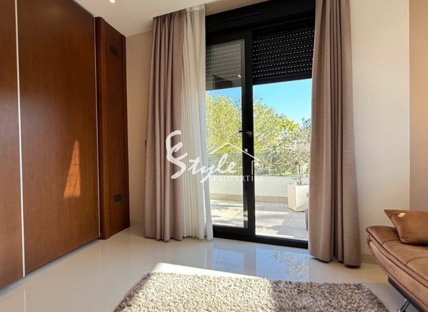 Resale - Villa - Orihuela-Costa - Villamartin