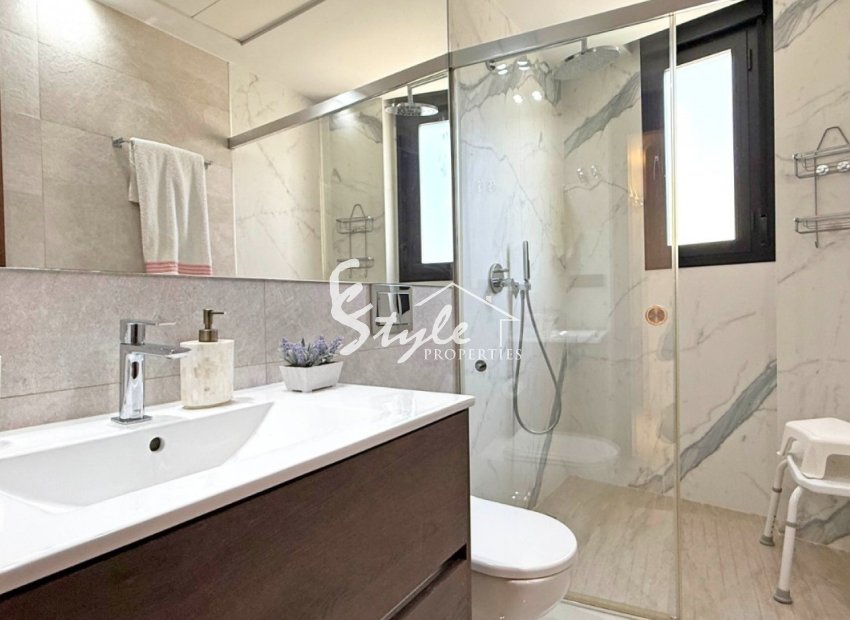 Resale - Villa - Orihuela-Costa - Villamartin