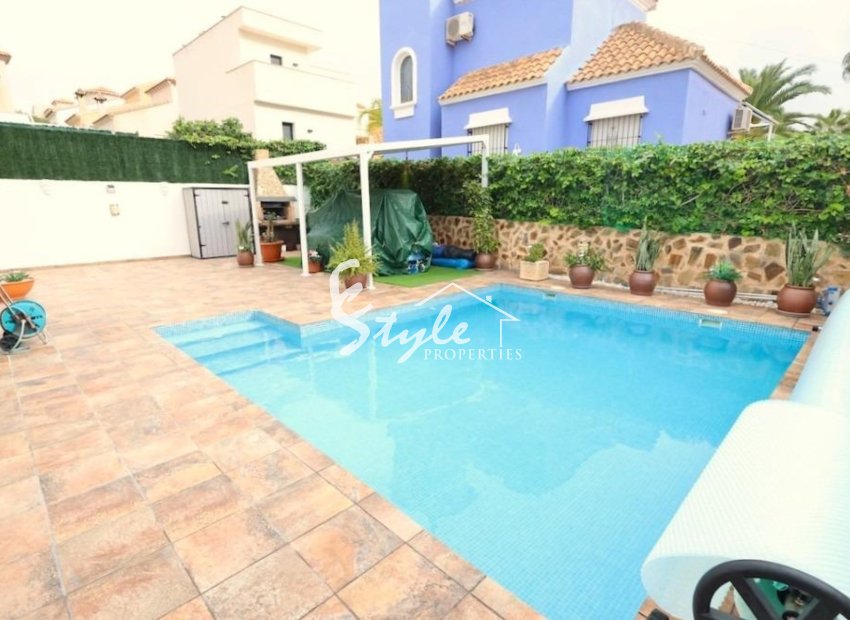Resale - Villa - Orihuela-Costa - Villamartin