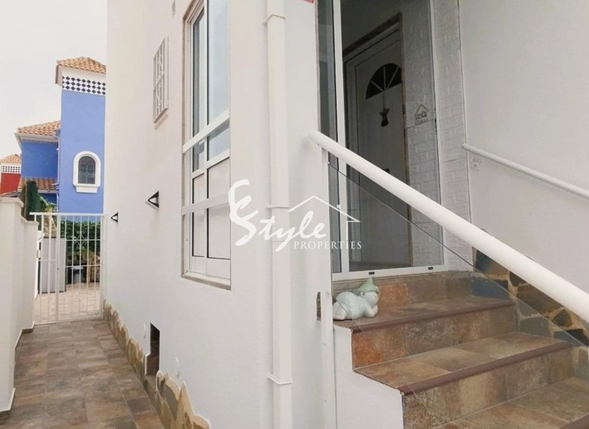 Resale - Villa - Orihuela-Costa - Villamartin