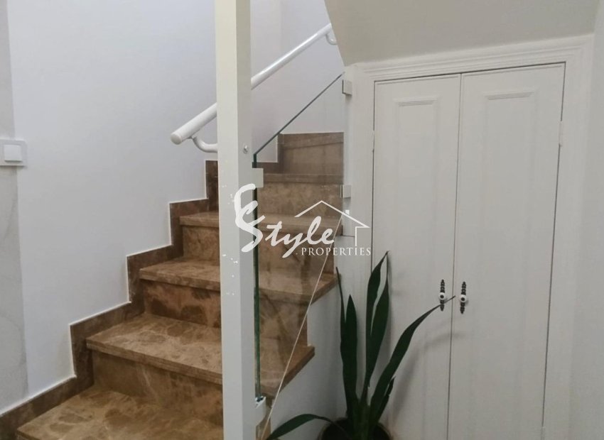 Resale - Villa - Orihuela-Costa - Villamartin