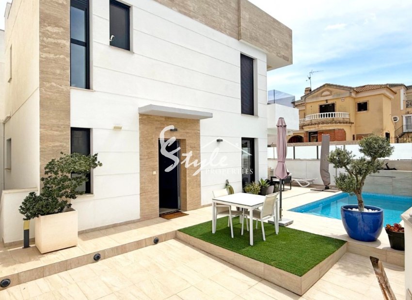 Resale - Villa - Orihuela-Costa - Villamartin