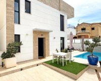 Resale - Villa - Orihuela-Costa - Villamartin
