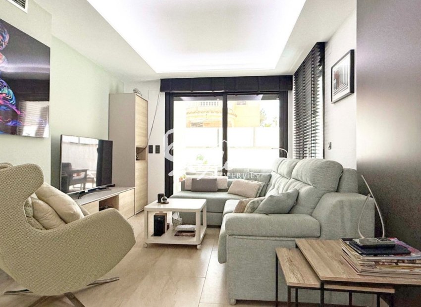 Resale - Villa - Orihuela-Costa - Villamartin