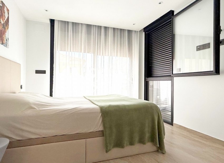 Resale - Villa - Orihuela-Costa - Villamartin