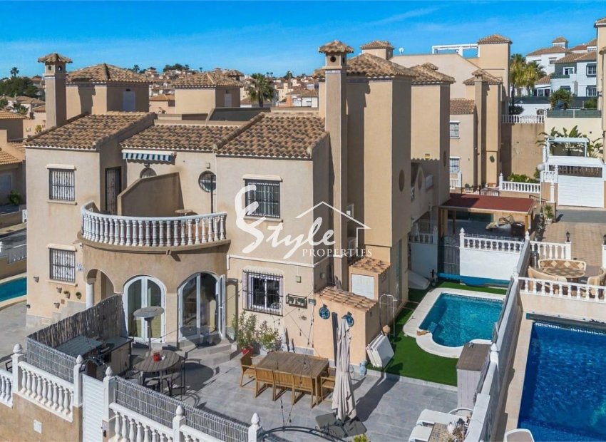 Resale - Villa - Orihuela-Costa - Villamartin