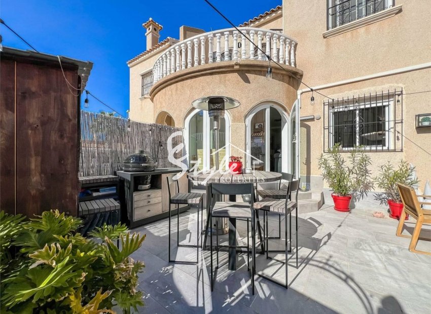 Resale - Villa - Orihuela-Costa - Villamartin