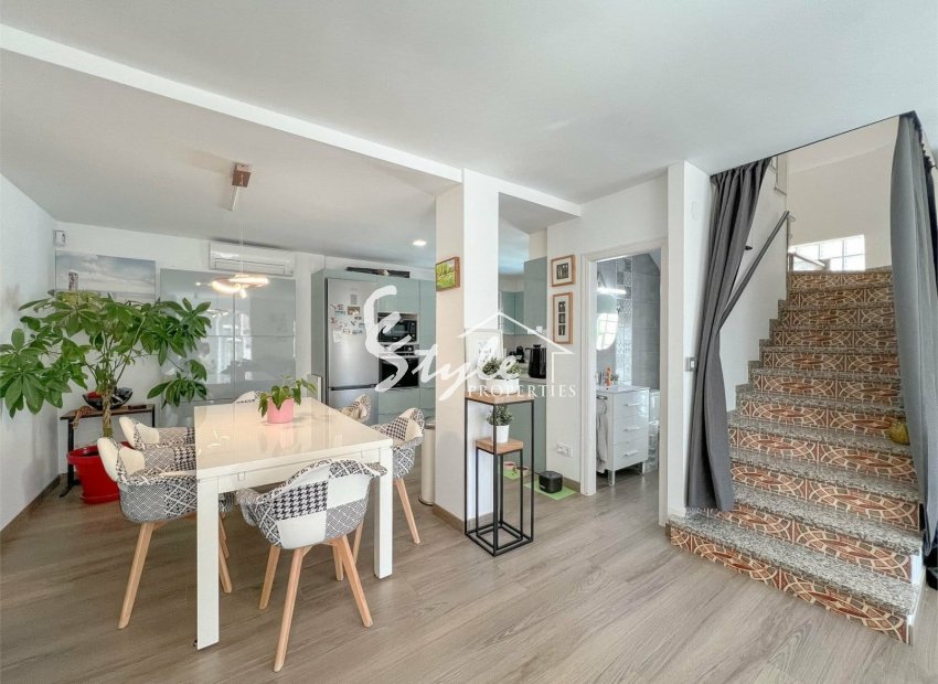 Resale - Villa - Orihuela-Costa - Villamartin