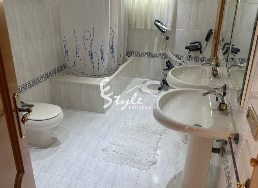 Resale - Villa - Orihuela