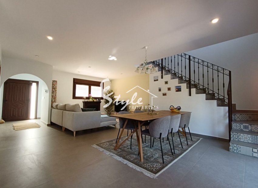 Resale - Villa - Pinar De Campoverde