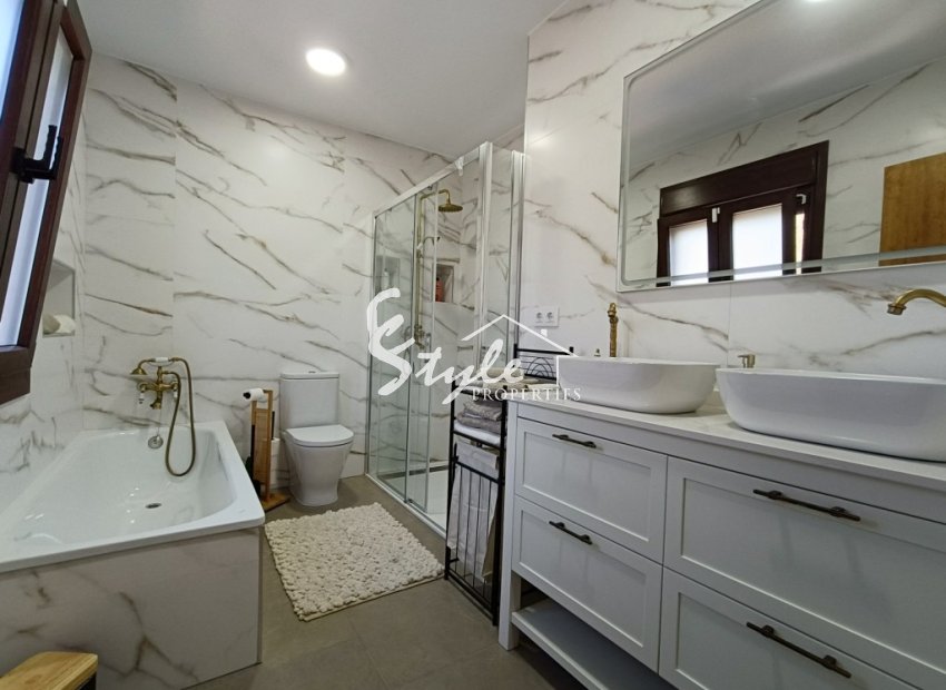 Resale - Villa - Pinar De Campoverde