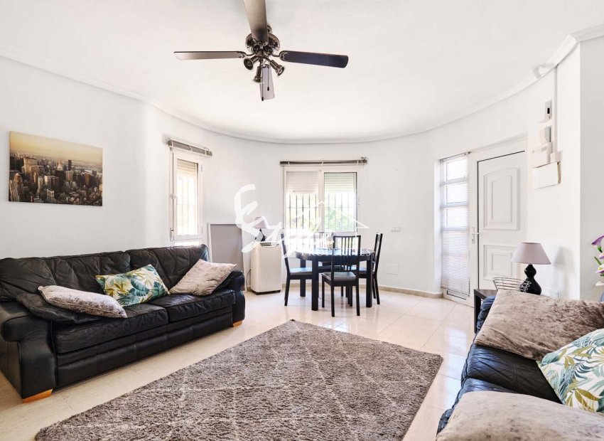 Resale - Villa - Pinar De Campoverde