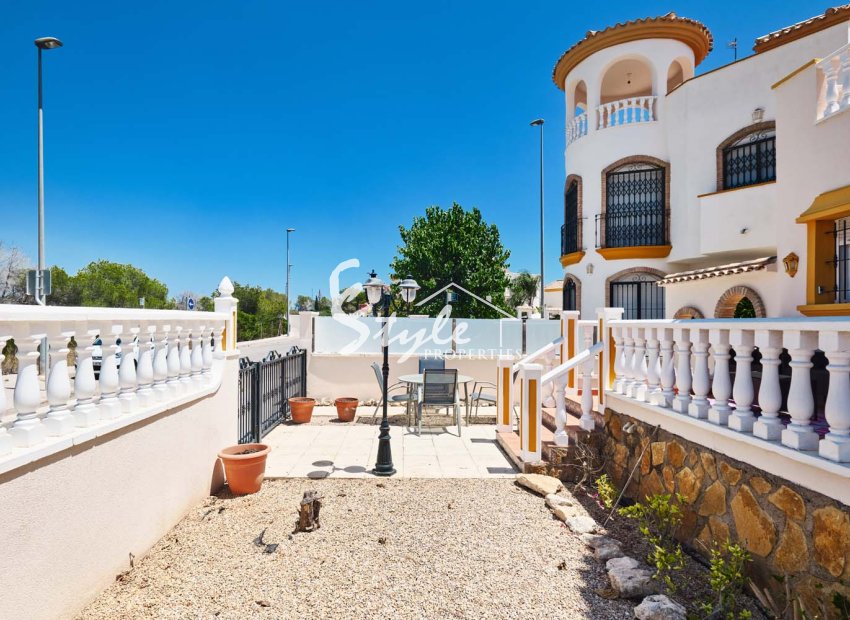 Resale - Villa - Pinar De Campoverde