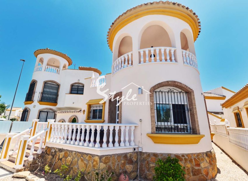 Resale - Villa - Pinar De Campoverde
