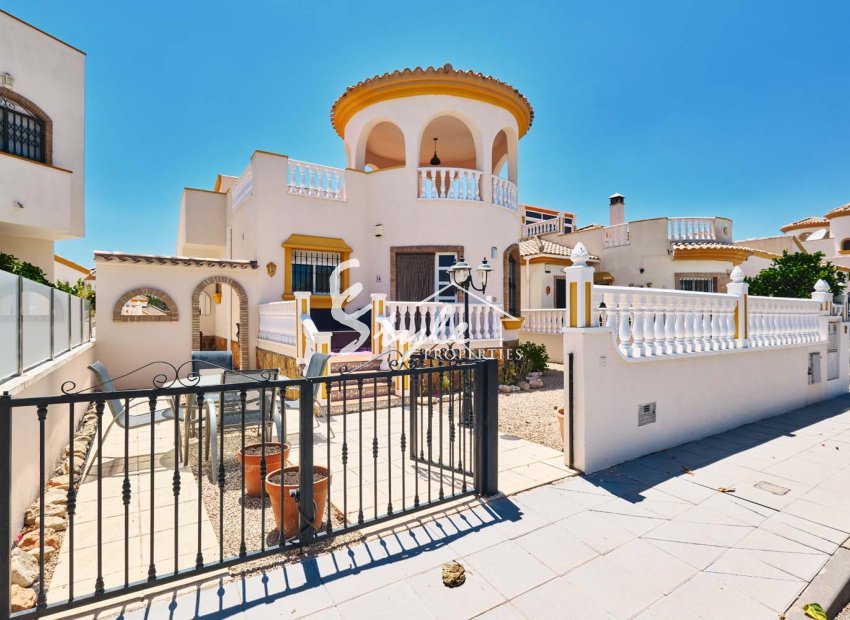 Resale - Villa - Pinar De Campoverde