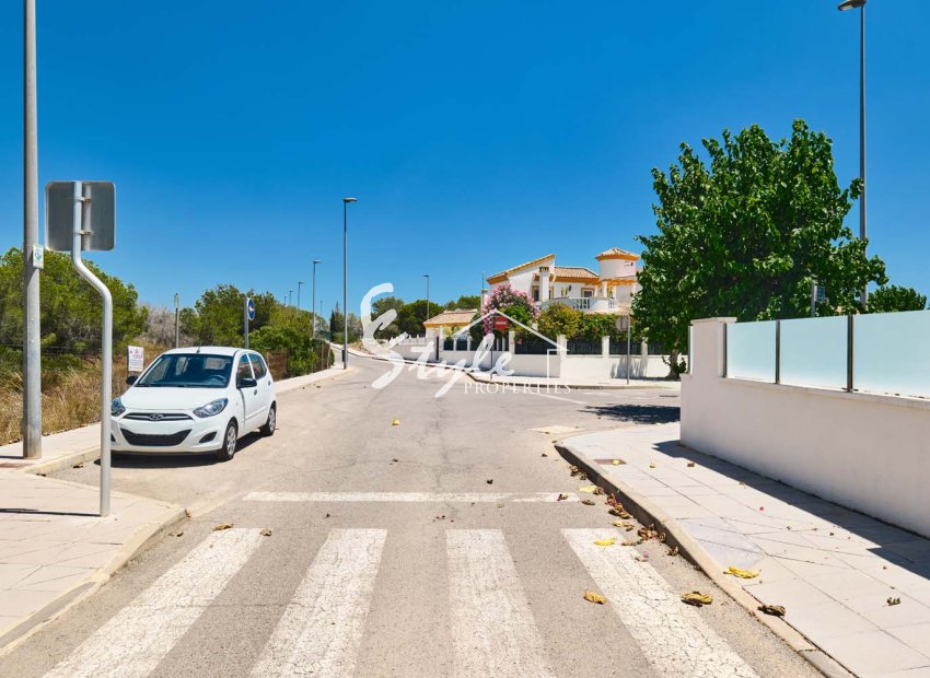 Resale - Villa - Pinar De Campoverde