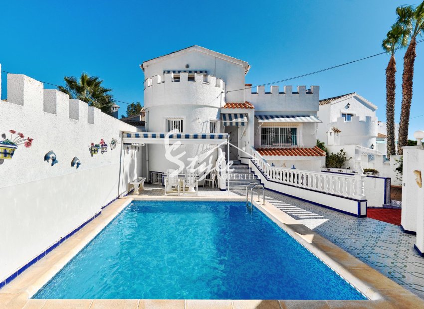 Resale - Villa - Pinar De Campoverde