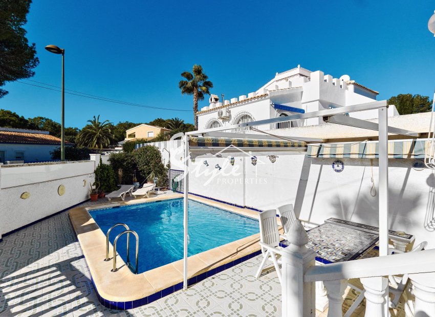 Resale - Villa - Pinar De Campoverde