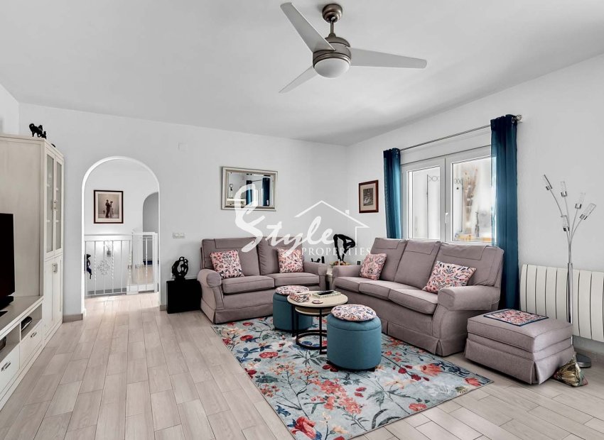 Resale - Villa - Pinar De Campoverde