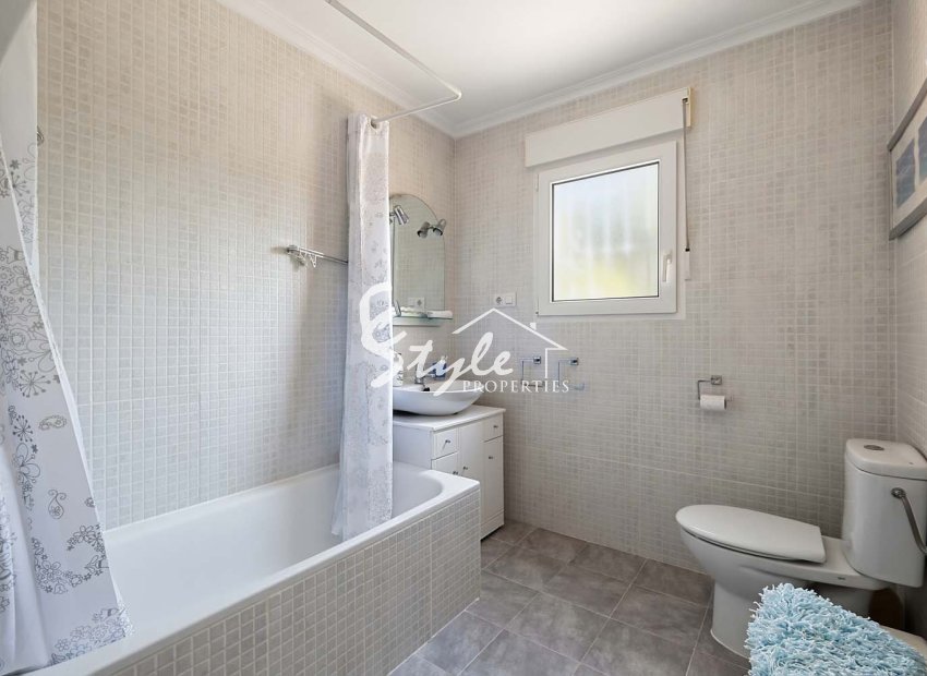 Resale - Villa - Pinar De Campoverde