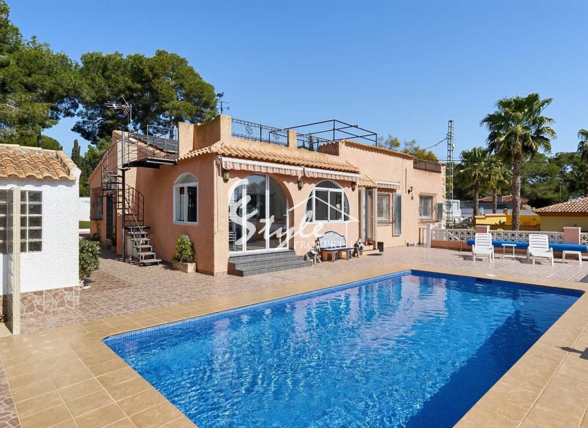 Resale - Villa - Pinar De Campoverde