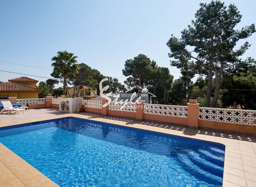 Resale - Villa - Pinar De Campoverde