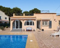 Resale - Villa - Pinar De Campoverde