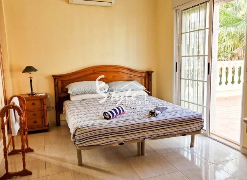 Resale - Villa - Playa Flamenca