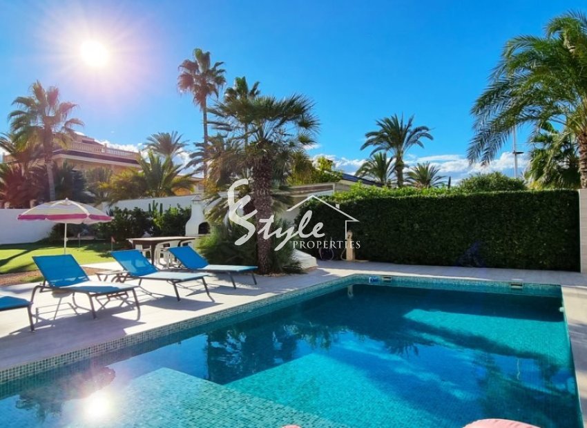 Resale - Villa - Playa Flamenca
