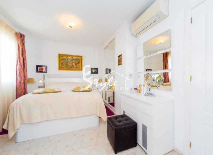 Resale - Villa - Playa Flamenca