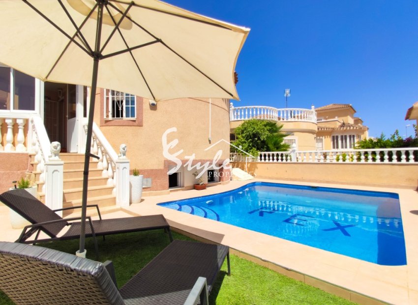 Resale - Villa - Playa Flamenca