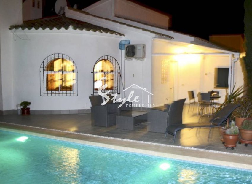 Resale - Villa - Playa Flamenca