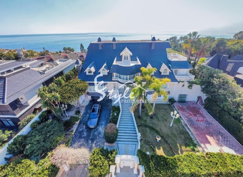 Resale - Villa - Playa San Juan