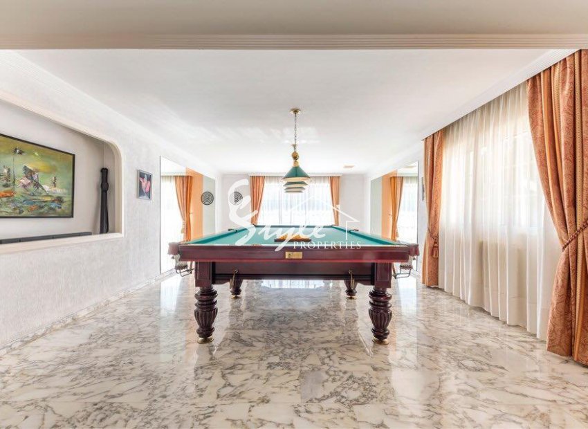 Resale - Villa - Playa San Juan