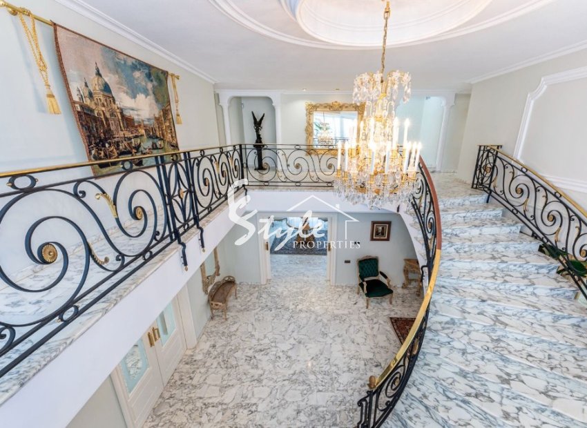 Resale - Villa - Playa San Juan