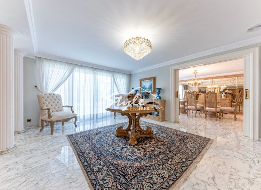 Resale - Villa - Playa San Juan