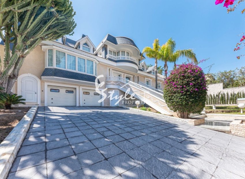 Resale - Villa - Playa San Juan