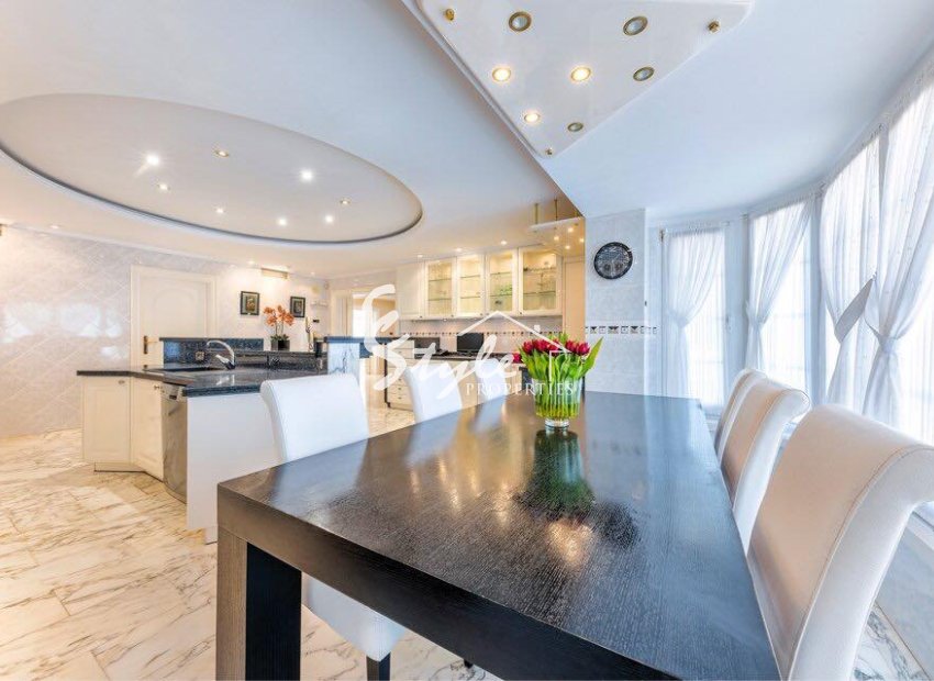 Resale - Villa - Playa San Juan