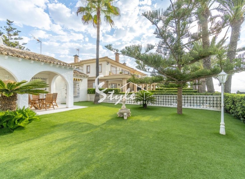 Resale - Villa - Punta Prima