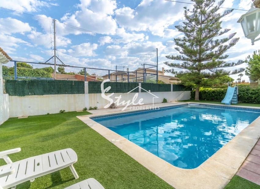 Resale - Villa - Punta Prima