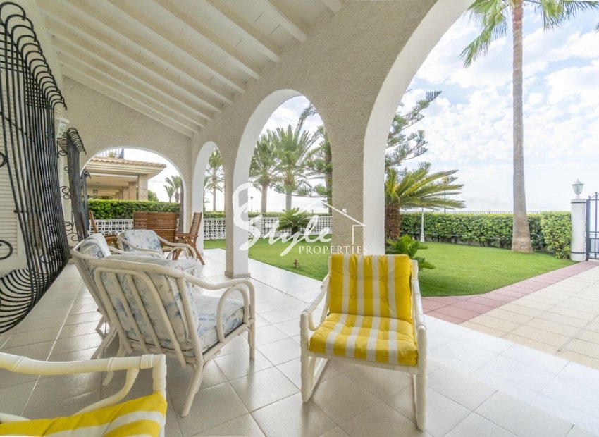 Resale - Villa - Punta Prima