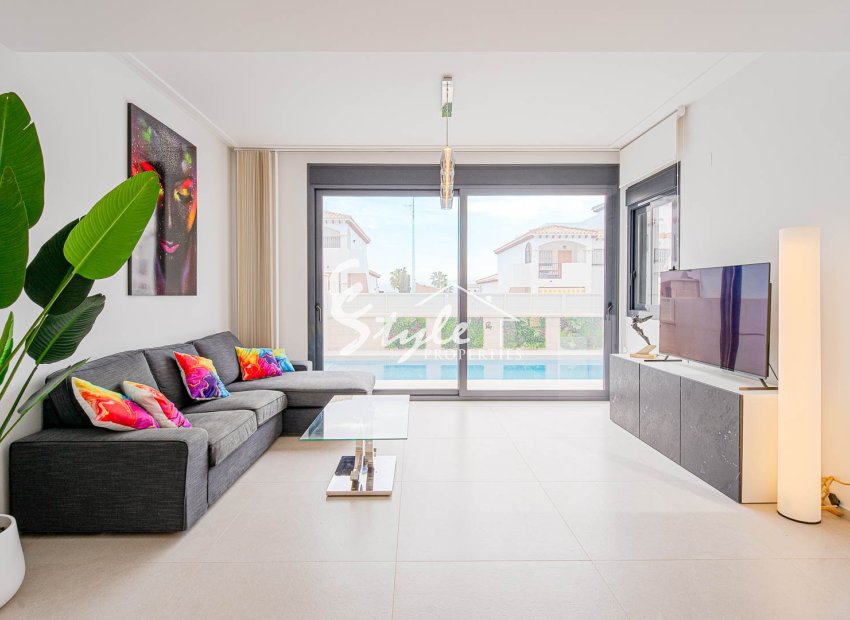 Resale - Villa - Punta Prima
