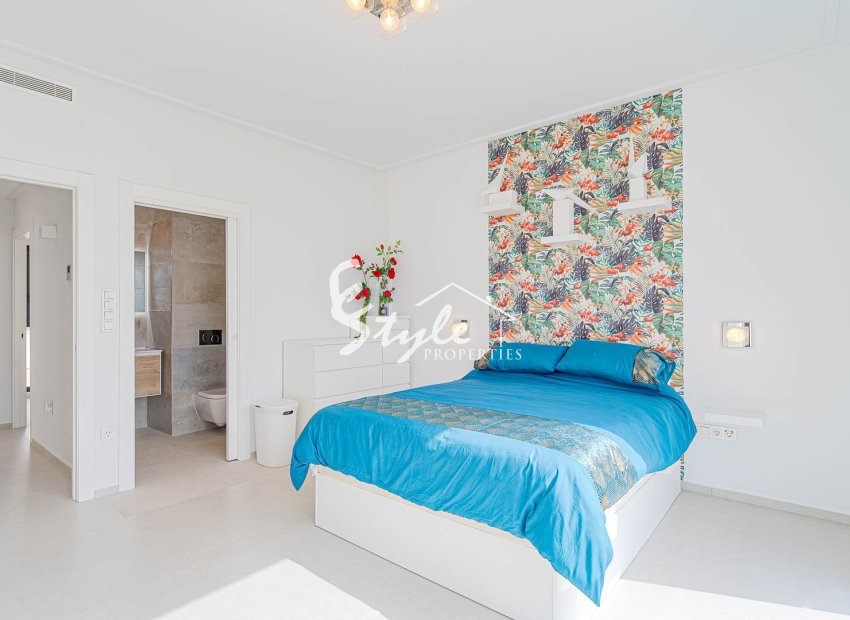 Resale - Villa - Punta Prima