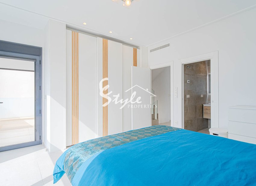 Resale - Villa - Punta Prima