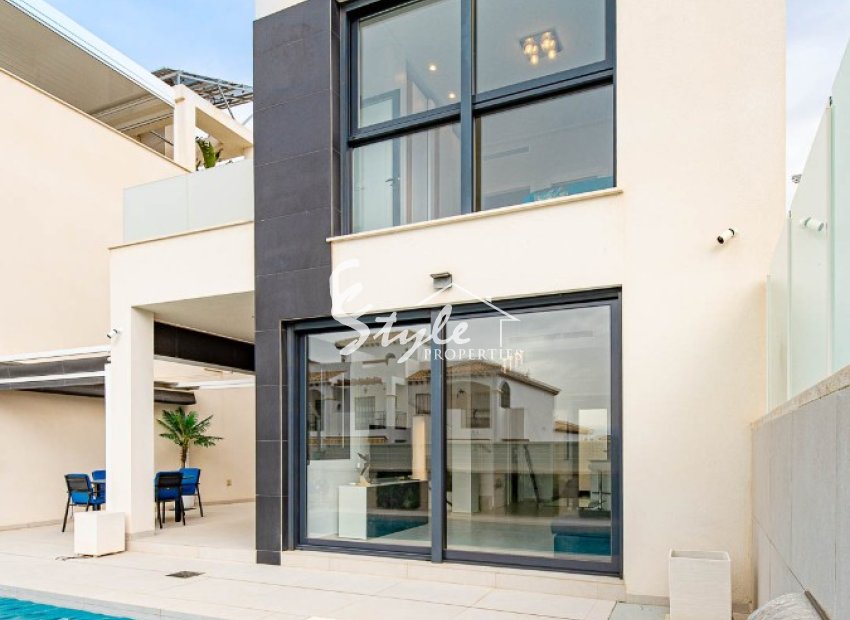 Resale - Villa - Punta Prima